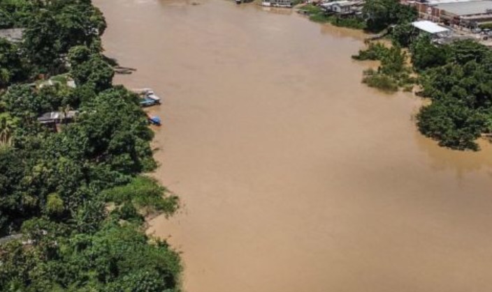 Tião Viana determina apoio da Defesa Civil para prefeitura de Rio Branco após intensa chuva