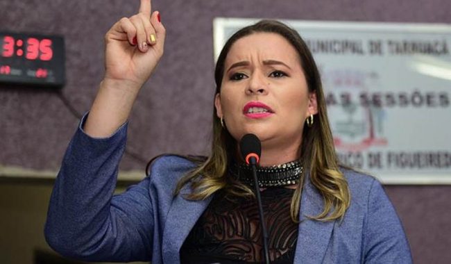 Janaina Furtado rejeita 200 litros de gasolina