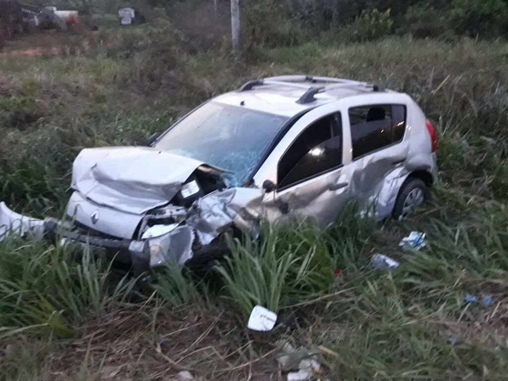 Após acidente entre veículos na Via Verde, motorista fica gravemente ferido
