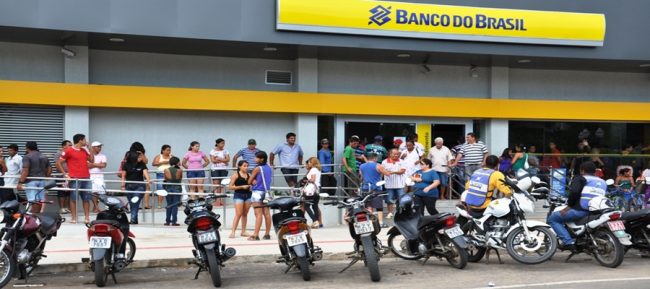 A história se repete: caixas eletrônicos do Banco do Brasil ficam sem dinheiro e população não consegue realizar saques