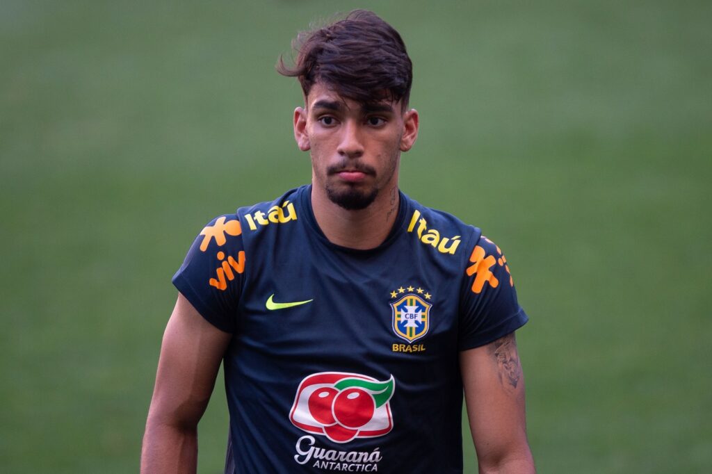 Fisioterapeuta, sono e trabalho no avião: como o Flamengo trabalha para contar com Paquetá e Cuéllar na semi