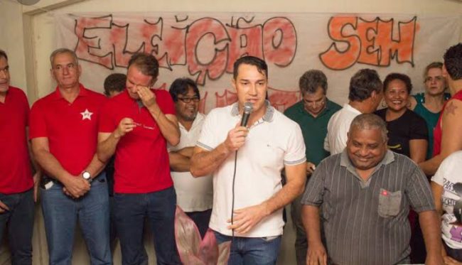 Ney descarta saída do PT e prepara fortalecimento da legenda no Acre