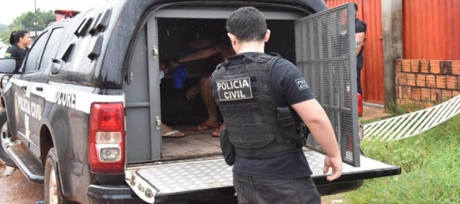 Polícia Civil cumpre mandados de busca e prende oito pessoas