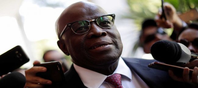 Joaquim Barbosa declara voto a Fernando Haddad em rede social