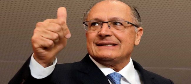 Alckmin não sabe se deve atacar Haddad ou Bolsonaro para ir a 2º turno