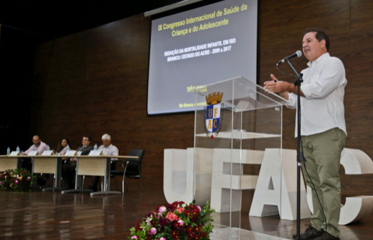 Tião Viana apresenta redução da mortalidade infantil no Acre em congresso internacional