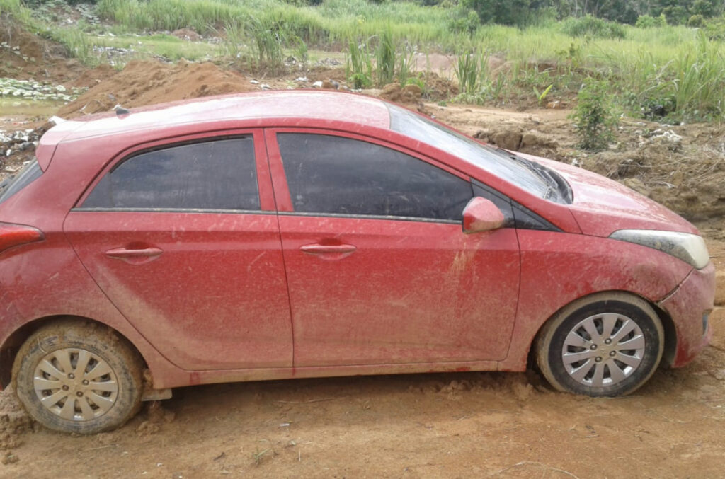Polícia Militar recupera veículo abandonado em lição na Bolívia