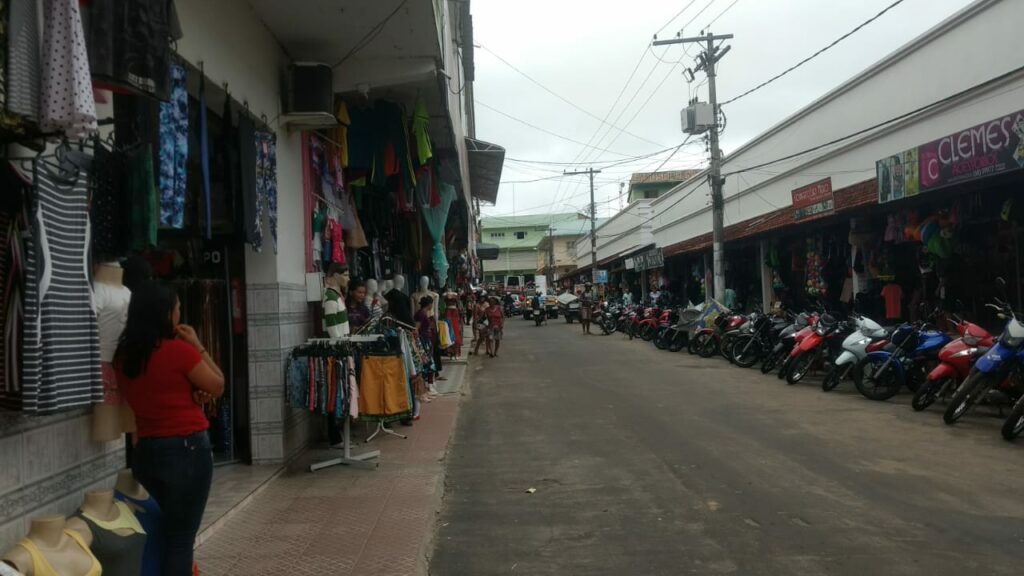 Clima de otimismo e pessimismo toma conta do comércio neste Final de Ano