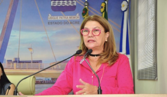 Lene Petecão ataca Gladson na Câmara Municipal de Rio Branco