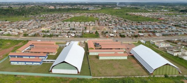 Tião Viana entrega mais duas escolas na Cidade do Povo e zera demanda por vagas na regional