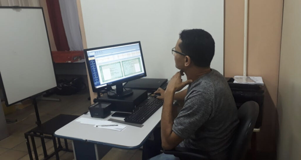 População reclama sobre serviço de emissão de RG em Cruzeiro do Sul