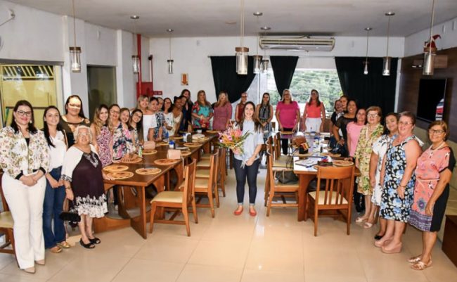 Grupo de mulheres e primeira-dama apoiam ações sociais