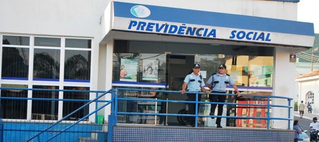 Benefícios do INSS acima do salário mínimo terão reajuste de 3,43%