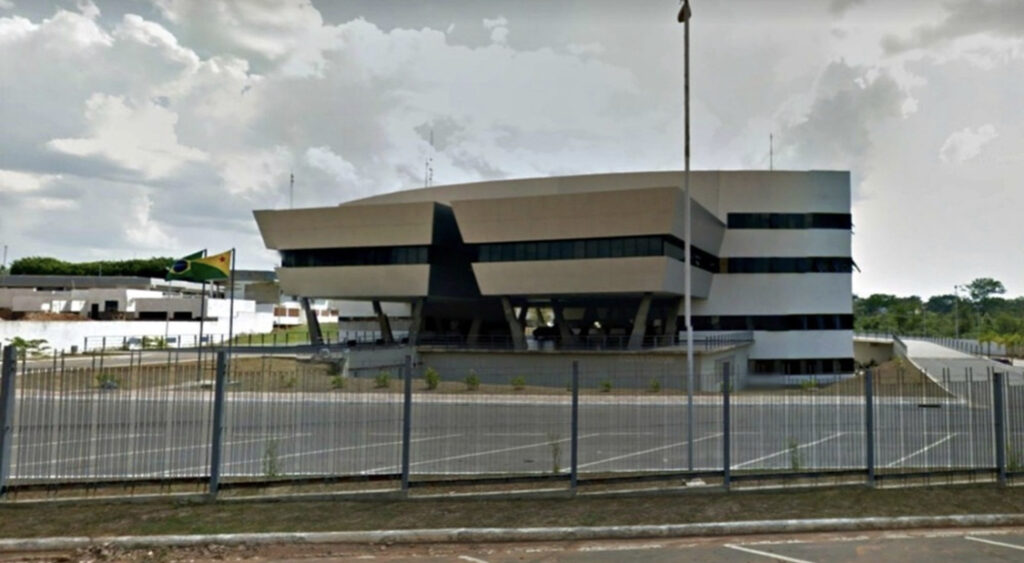 Liminar da Justiça suspende reajuste no auxílio-alimentação de magistrados do Acre