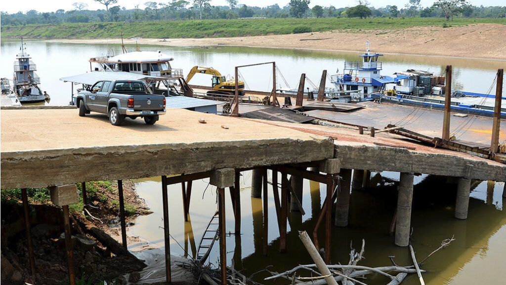 Prefeituras do Juruá estão socorrendo o novo Governo ajudando com combustível, funcionários e consertando equipamentos