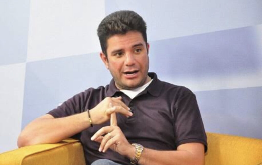 Gladson defende liberdade de expressão e diz estar aberto às críticas