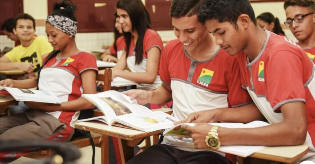 No Acre, Ensino Médio terá carga horária diferente em 2019; confira a mudança