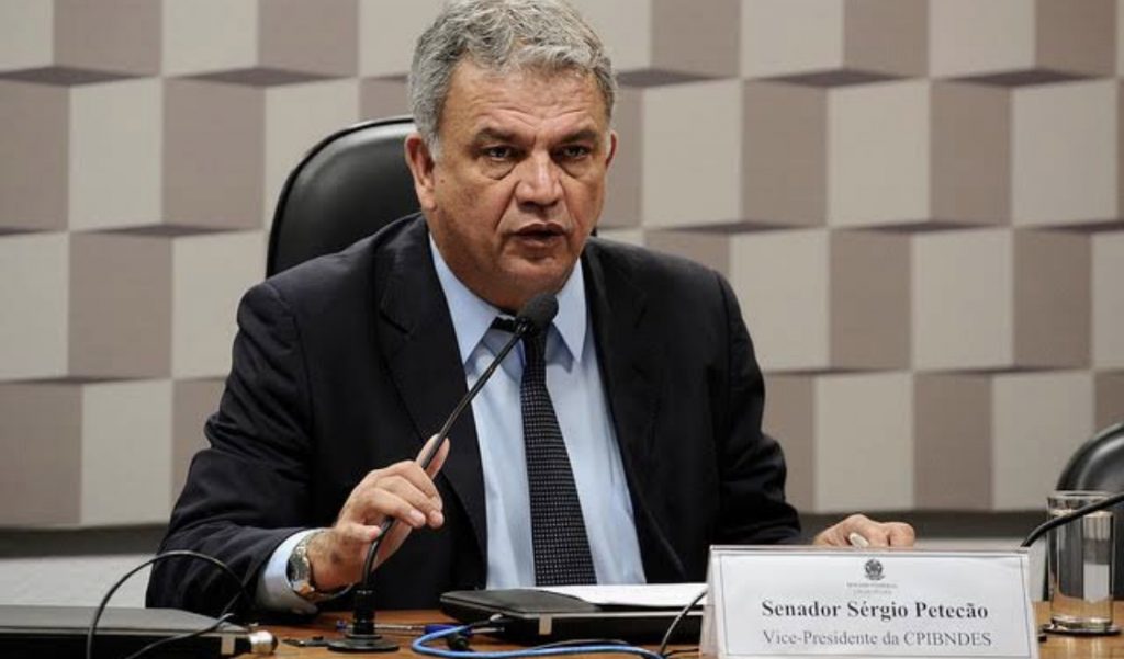 Senador Sérgio Petecão cobra atenção do governo ao Centro de Saúde Souza Araújo