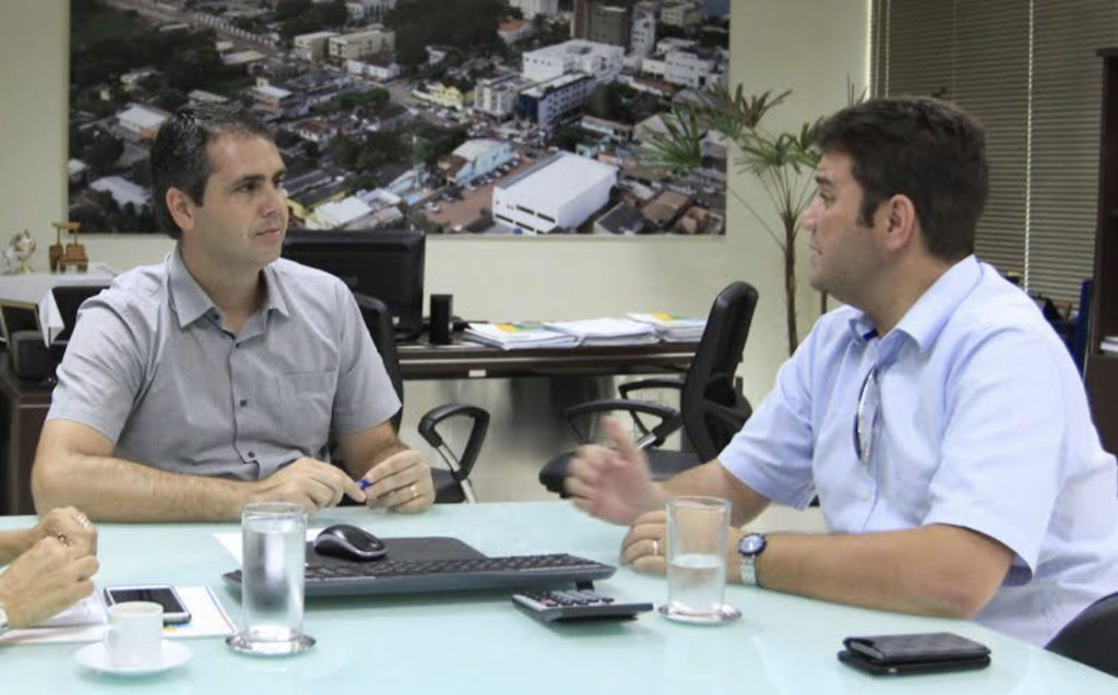 Perseguição? Gladson deixa de pagar salário de Marcus Alexandre