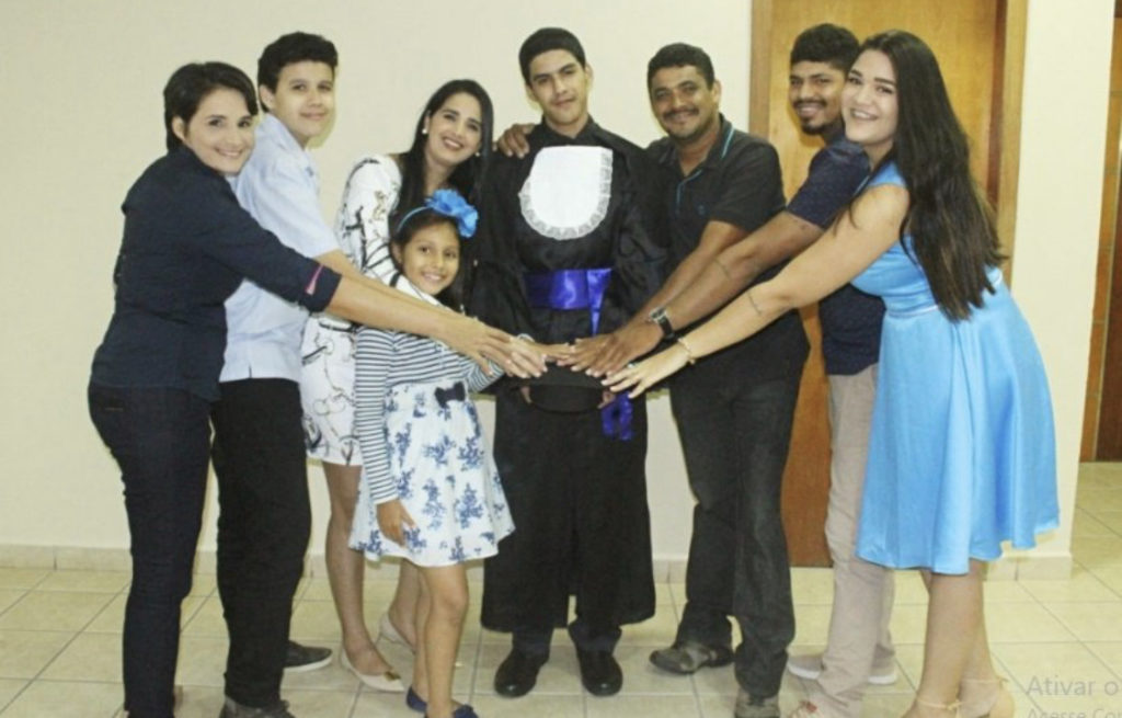 Aluno com autismo conquista primeira graduação pela FAAO: “Nunca desista, eu não desisti”