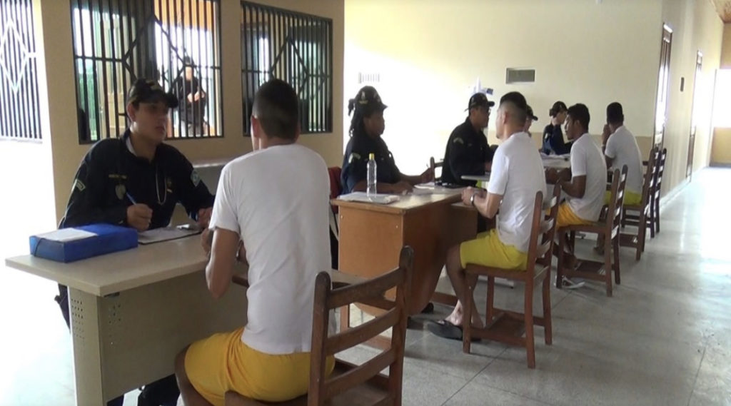 Marinha leva atendimento médico para quase 300 presos em Cruzeiro do Sul