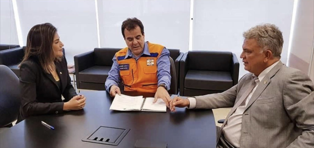 Petecão e Jessica Sales conseguem empenho de mais de R$ 1 milhão para ações emergenciais às famílias afetadas pela alagação em Cruzeiro do Sul