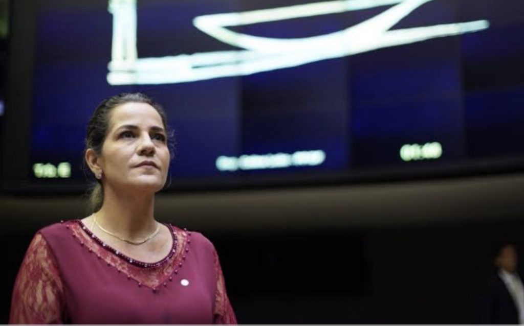 Mara Rocha agenda reunião para tratar de construção de pontes