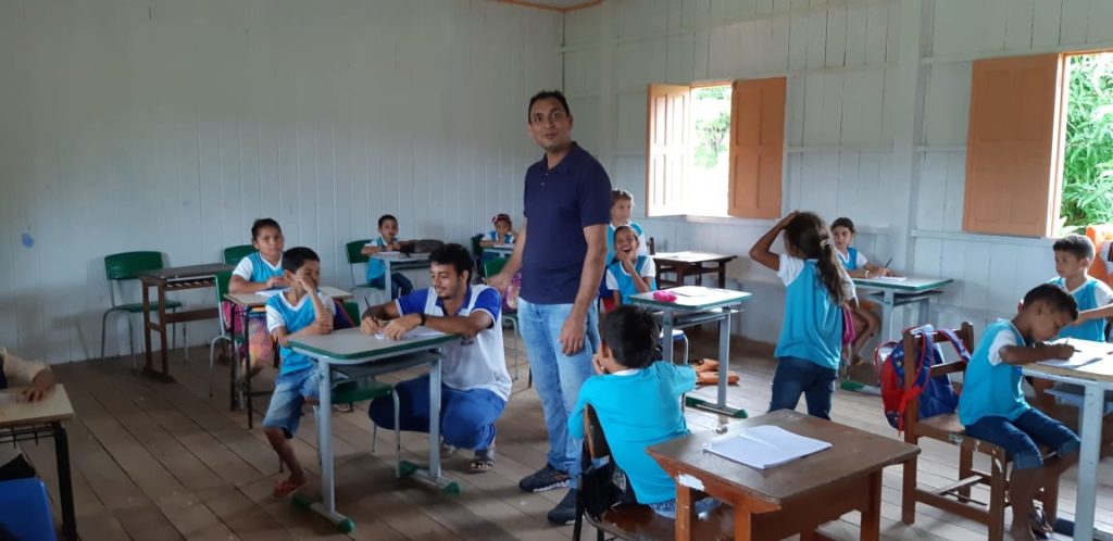 Vice-prefeito de Marechal Thaumaturgo fiscaliza obras em escolas públicas