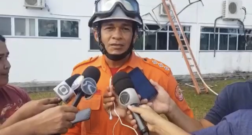 Veja o vídeo: Comandante do Corpo de Bombeiros afirma que incêndio no Ifac pode ter sido ocasionado por problemas na fiação do prédio