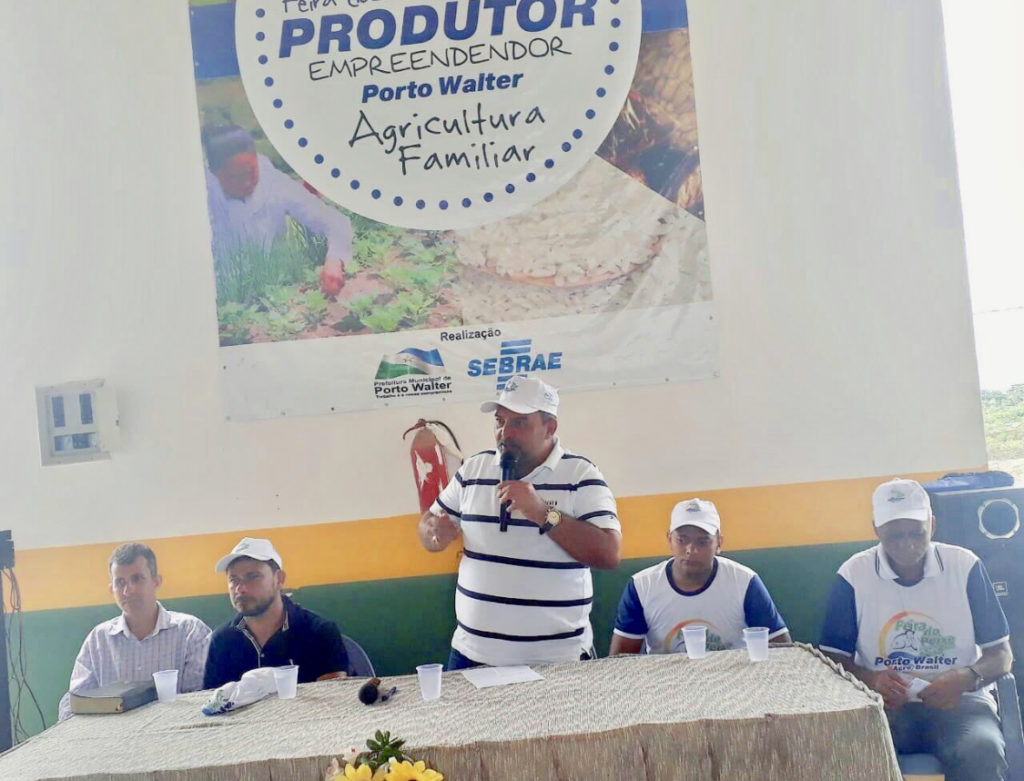 Zezinho Barbary participa de Feira de Peixe com produtos