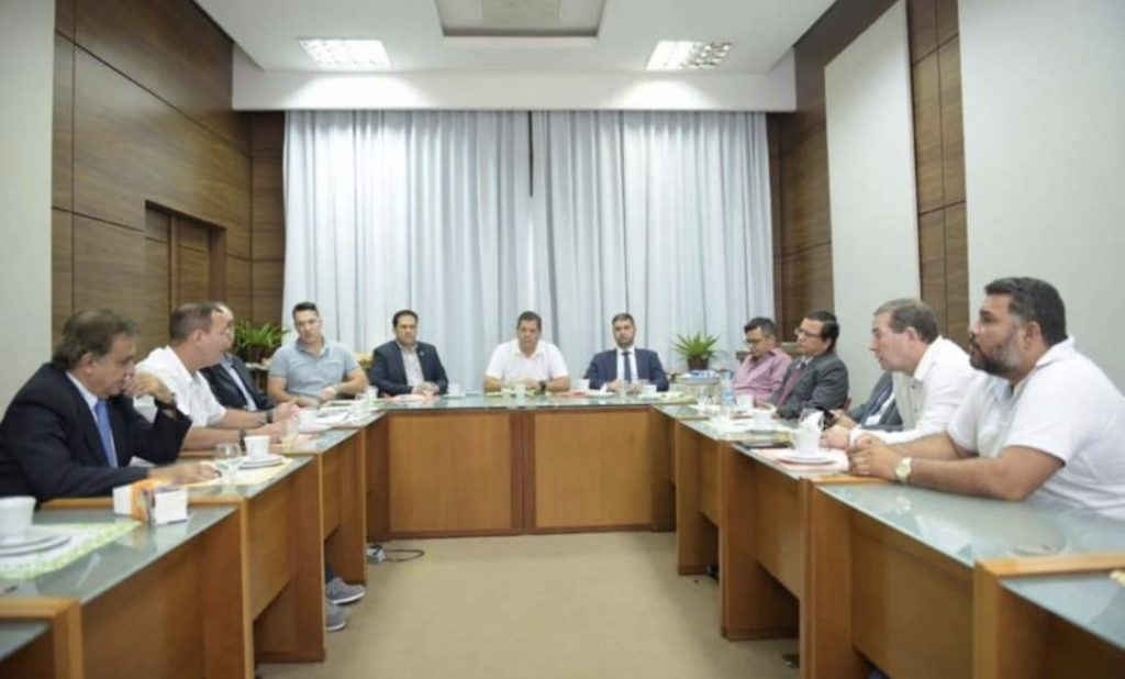 Rocha e deputados da base se reúnem antes de votação da CPI da Energisa