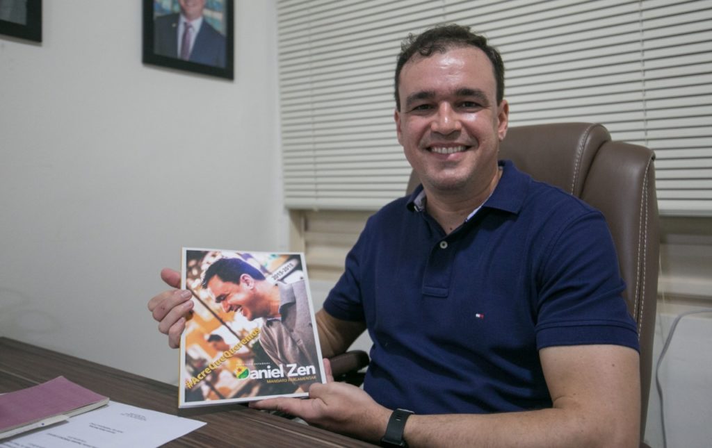 Entrevista Exclusiva: Em balanço do mandato, deputado Daniel Zen aponta educação e luta pela fim das desigualdades