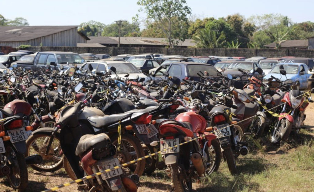 Mais de 170 veículos podem ir a leilão