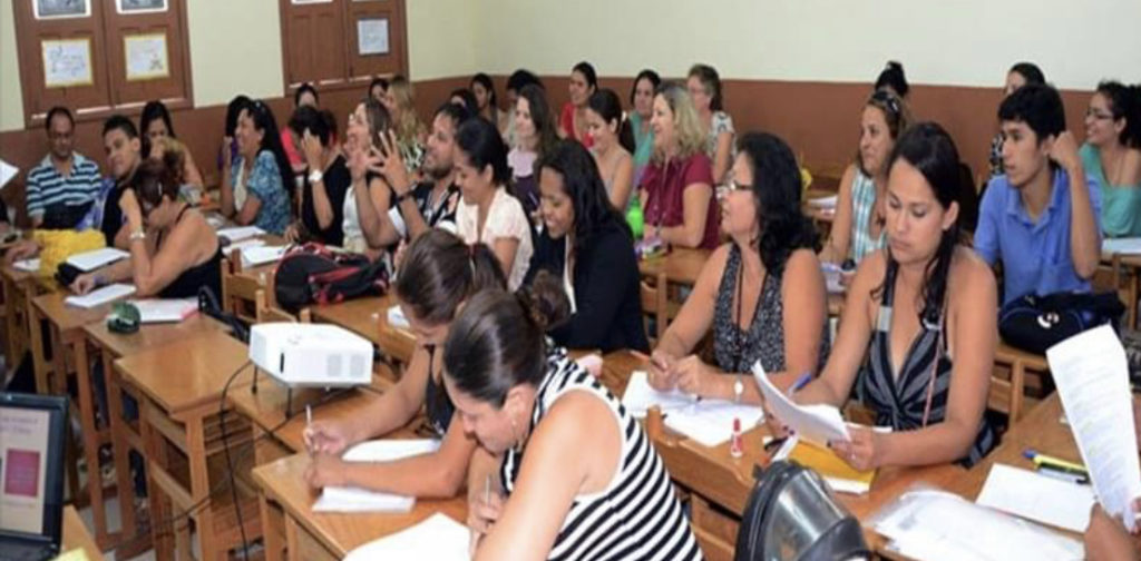 Professores preparam manifestação para impedir fim do Espanhol nas escolas do Acre