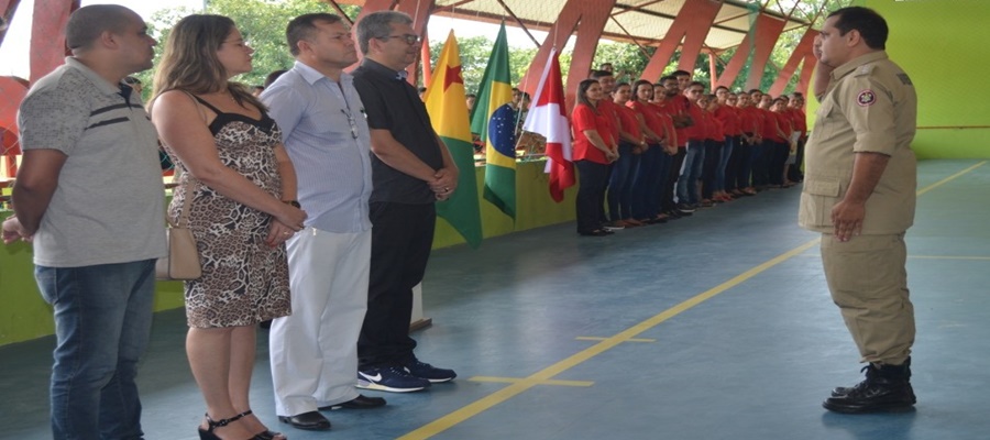Educação é homenageada no Colégio Militar D. Pedro II, em Cruzeiro do Sul