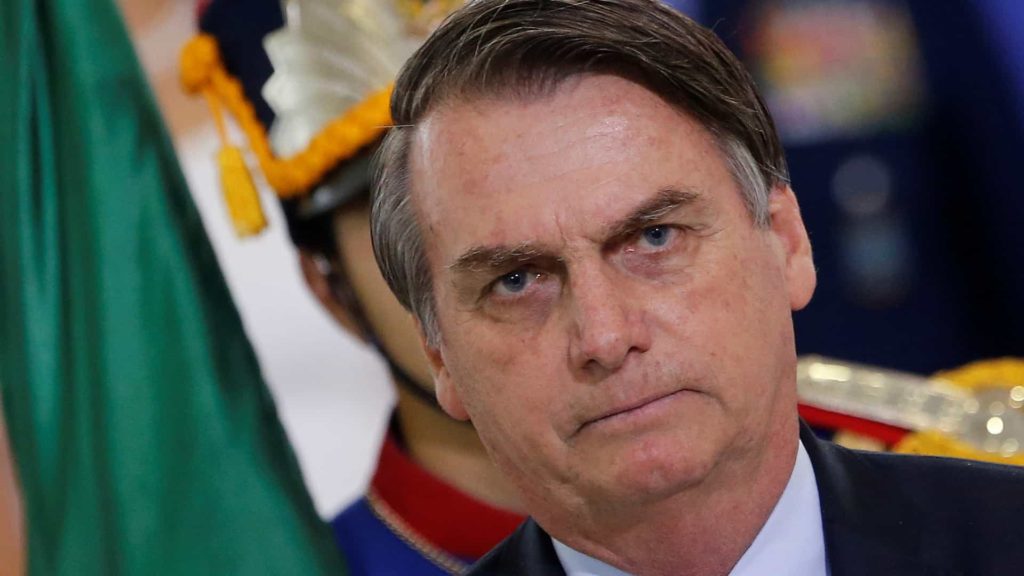 Parlamento no Brasil quer limitar poder do presidente