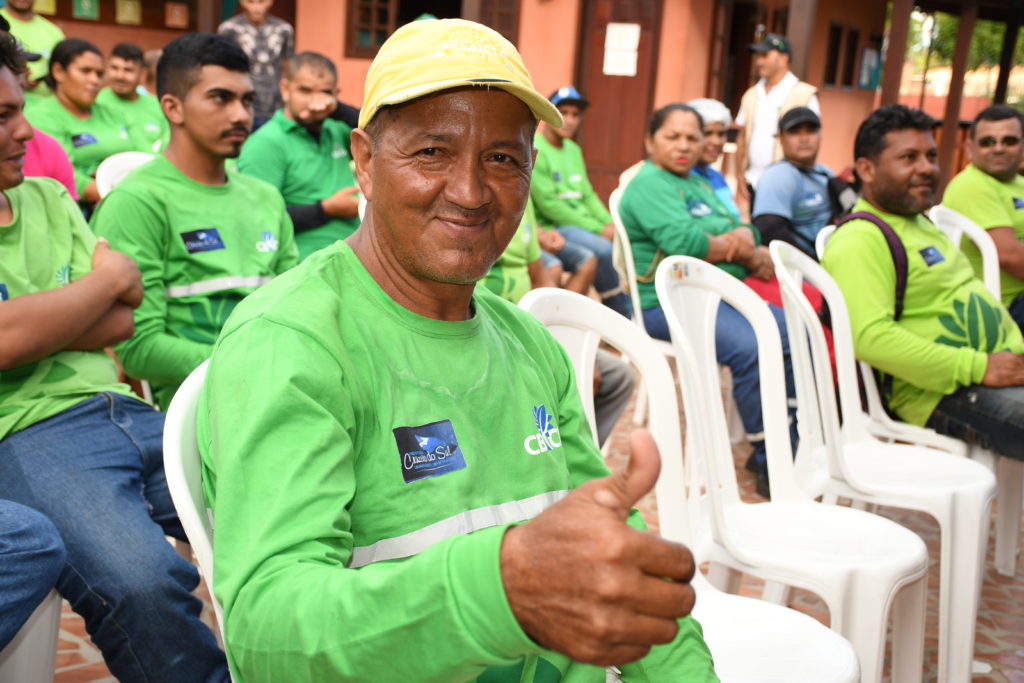 Prefeitura de Cruzeiro do Sul e CBCN homenageiam garis e margaridas da cidade