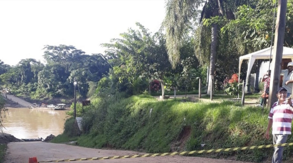 Bombeiros interditam balsa em Xapuri por falta de condições de funcionamento