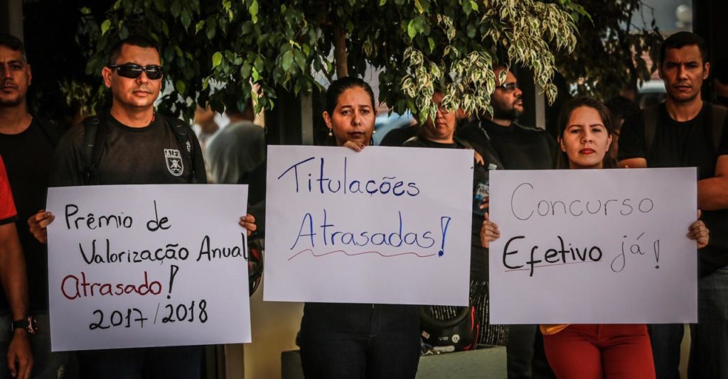 Agentes penitenciários protestam contra Gladson por concurso e gratificações
