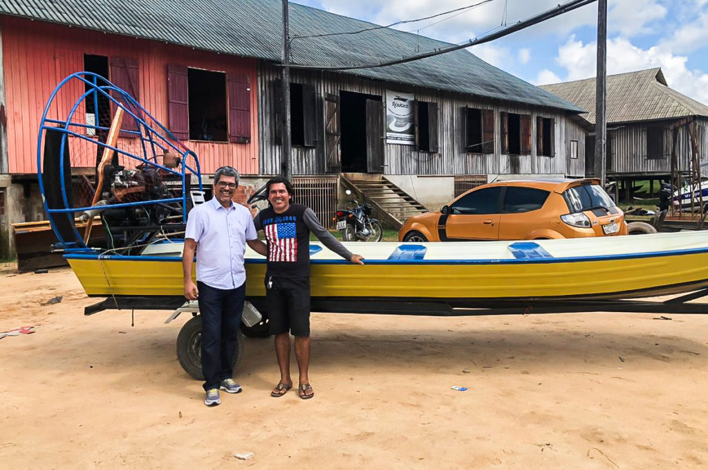 Edvaldo Magalhães conhece inovação em aerobarco e comemora consolidação do Polo Naval de Cruzeiro do Sul