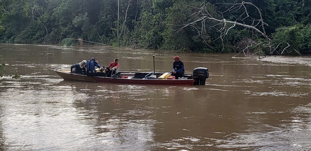 Após 3 dias de busca, bombeiros encerram procura por criança desaparecida no Rio Môa