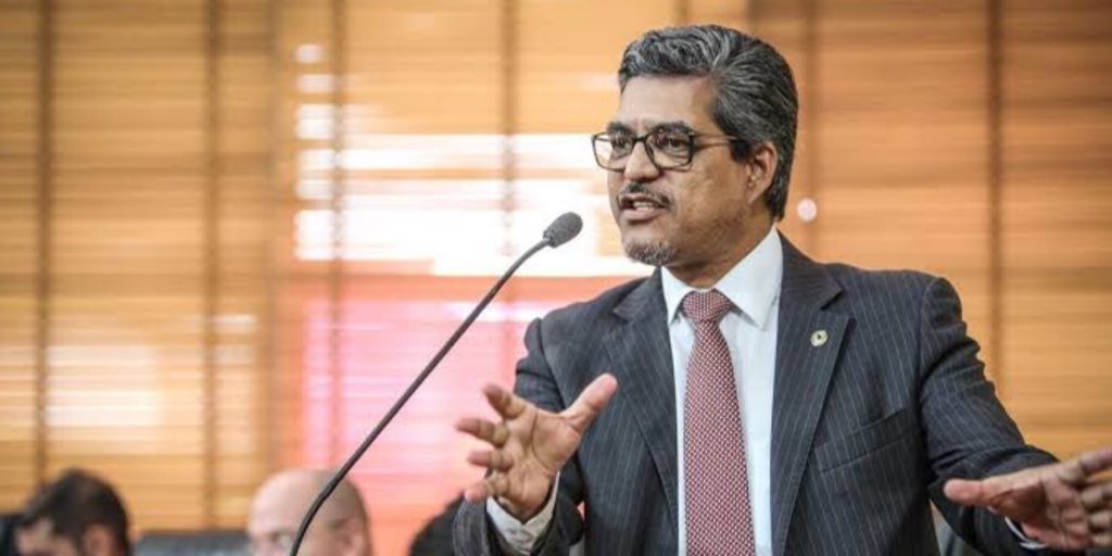 Edvaldo Magalhães protocola requerimento pedindo a ida de Wadt à Aleac para explicar denúncias feitas por Mara Rocha