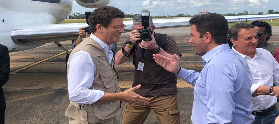 Ministro do Meio Ambiente, Ricardo Salles, chega à Rio Branco em jato oficial da FAB