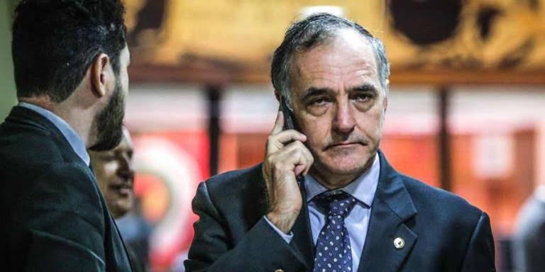 A Política Como Ela É: Tchê, um líder guloso