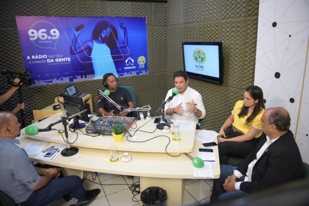 Gladson anuncia adiantamento de 50% do 13º salário do funcionalismo agora em julho