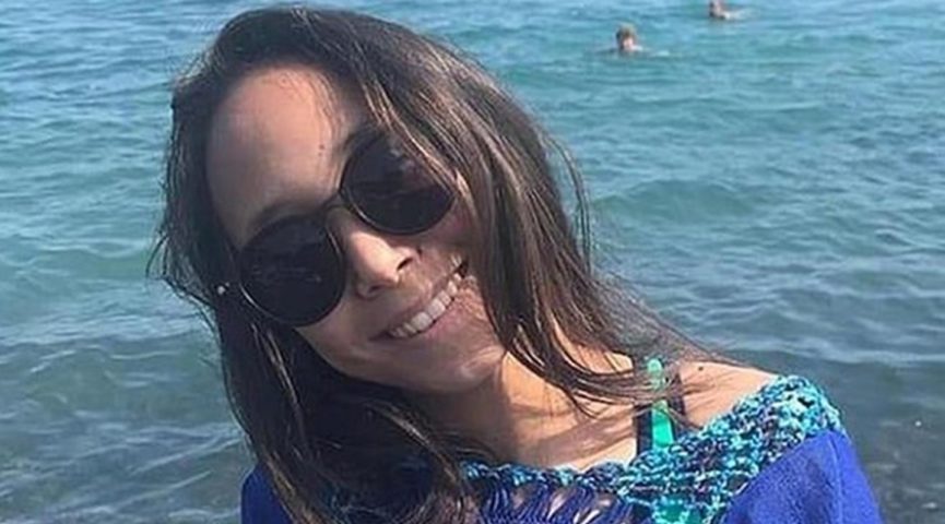 Menina morre após celular ligado no carregador explodir debaixo do travesseiro