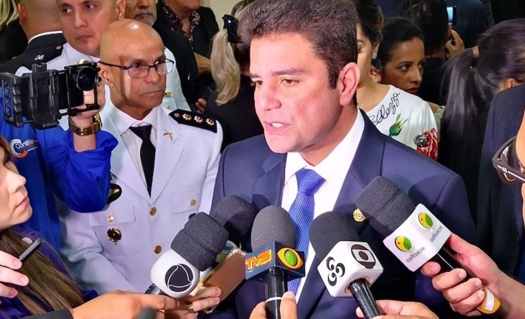 Gladson veta possibilidade de pagamento de pensão a ex-governadores do Acre