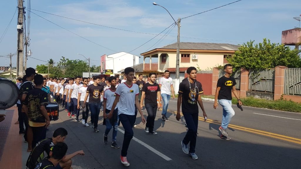 Escola Professor Flodoardo Cabral prepara desfile para o aniversário de 115 anos de Cruzeiro do Sul