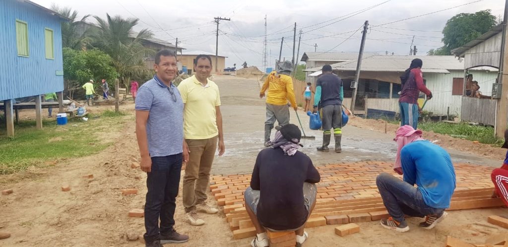 Obras de pavimentação da rua que dá acesso ao lixão de Marechal Thaumaturgo estão em andamento