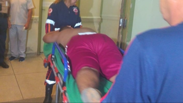 Namorada fere companheiro com facada nas costas após discussão, em Rio Branco